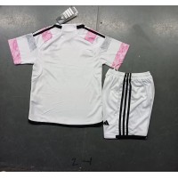 Juventus Replica Away Minikit 2023-24 Short Sleeve (+ pants)
